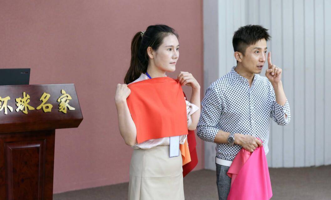 <a href='http://www.aimai.cc/
' target='_blank'>服装搭配</a>师培训学校：哪里的更实用