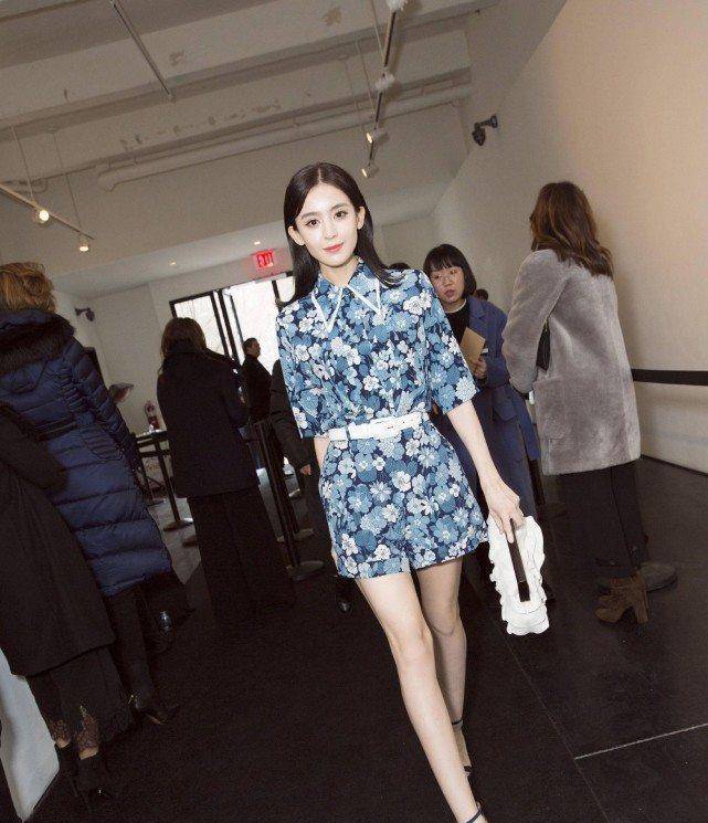 古力娜扎<a href='http://www.aimai.cc/
' target='_blank'>服装搭配</a>风格好，美到让人心动，单调服装靠气质支撑
