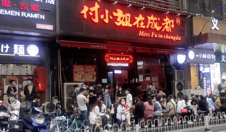 云滋养卫生巾/实体店之殇昆铁卫生巾销量过万，310万店铺倒下，将他们逼上绝路的原因，细思极恐！