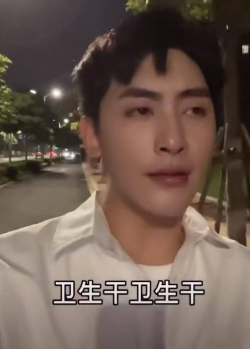 温碧霞被曝耍大牌温碧泉，不满卫生巾与不老女神字眼，还斥主播不懂规矩