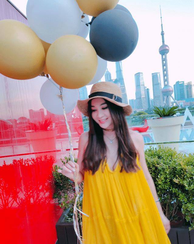 温碧霞被曝耍大牌温碧泉，不满卫生巾与不老女神字眼，还斥主播不懂规矩