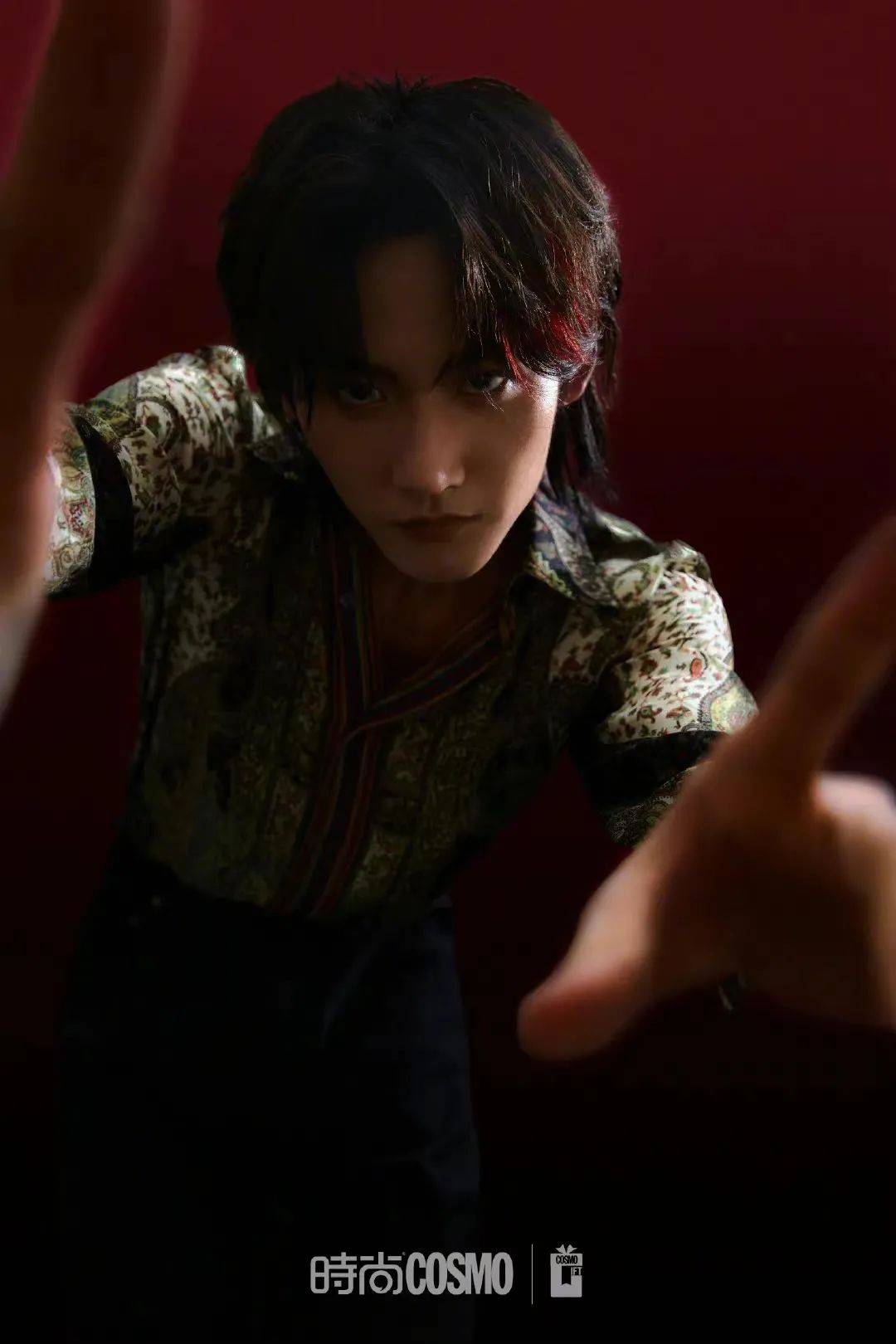 「艺周星报」肖战龚俊刘宇宁解锁新代言温碧泉！迪丽热巴杨幂杨颖再登新刊