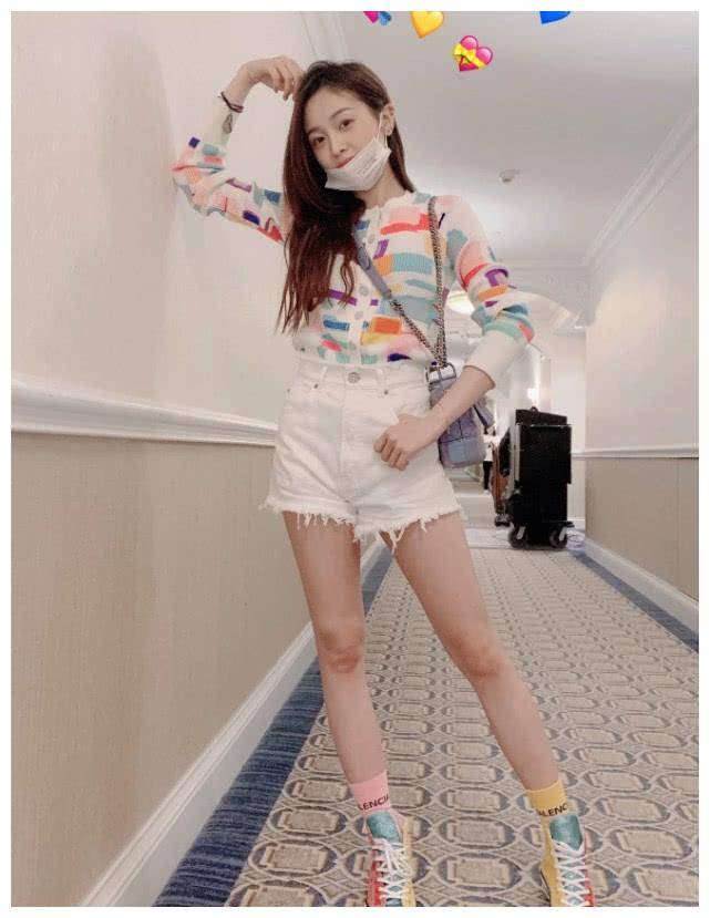 经典款匡威过时了匡威，最近火的是“匡威拼色鞋”，00后都抢着买！