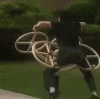 搞笑GIF：媳妇为什么死掉的螃蟹不能吃，你蒸的这锅黑螃蟹能吃吗？