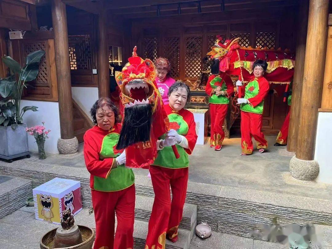 龙泉古镇博物馆群落新年秀活动——“律动博物馆”新春主题对话暨玩具年货节活动成功举办