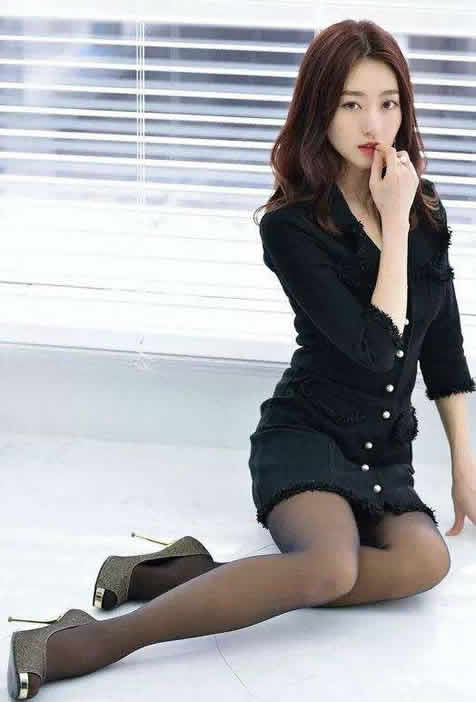 女人腿长会穿就是迷人：包臀裙穿搭显气场和风度