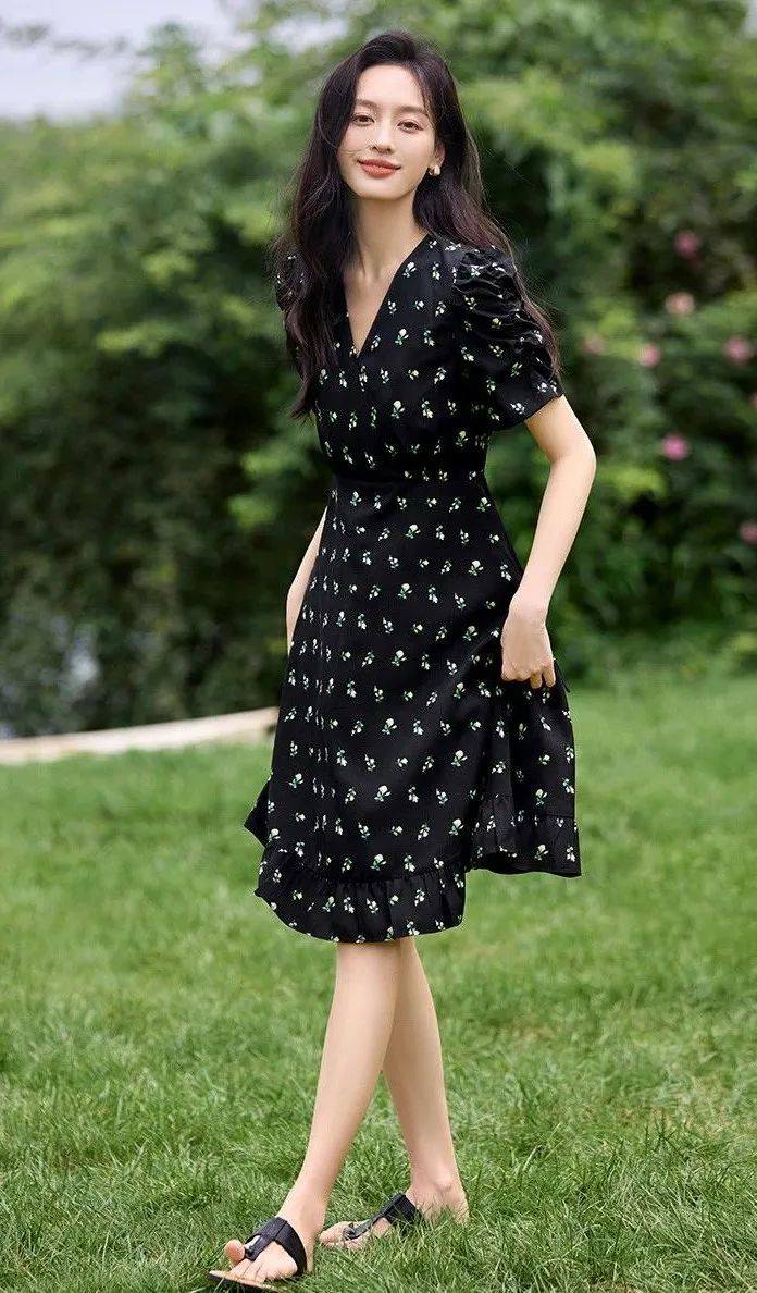 春夏裙子，女人要拥有的4条裙子！！