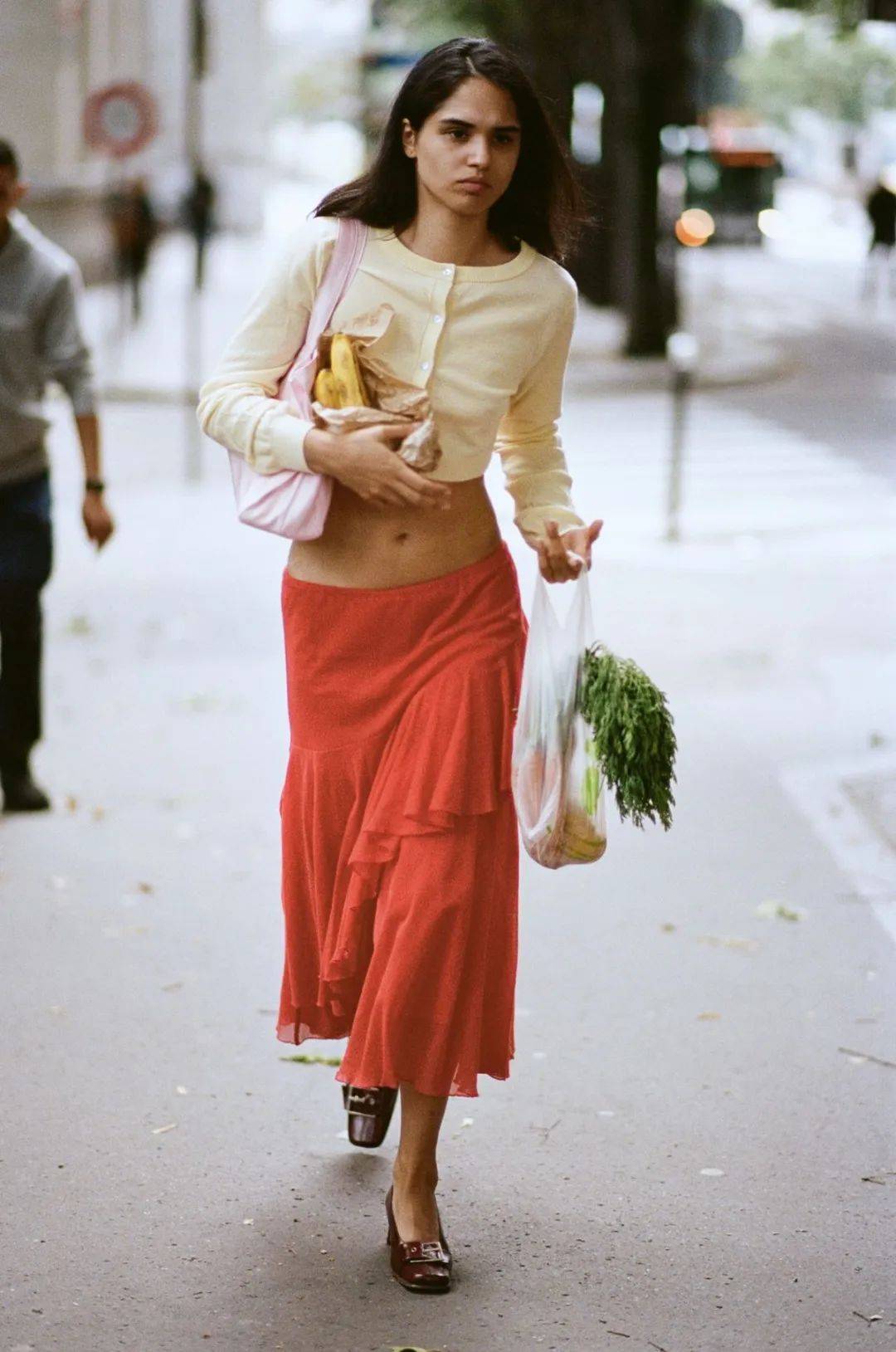 春天最好看的4件上衣裙子，配裙子绝美！