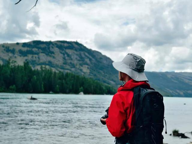 始祖鸟平替始祖鸟,发起猛攻